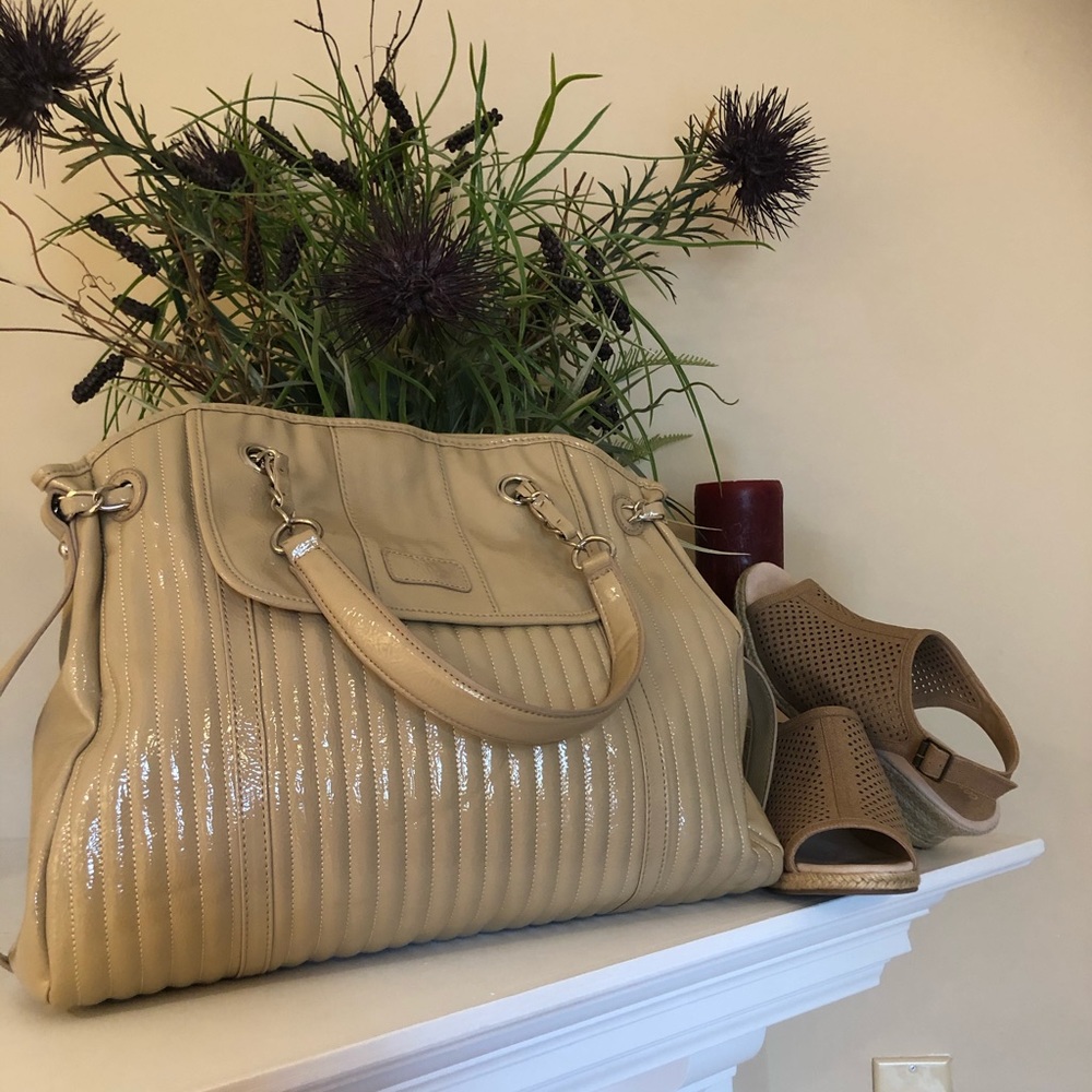 Excellent condition New York & Company Handbag